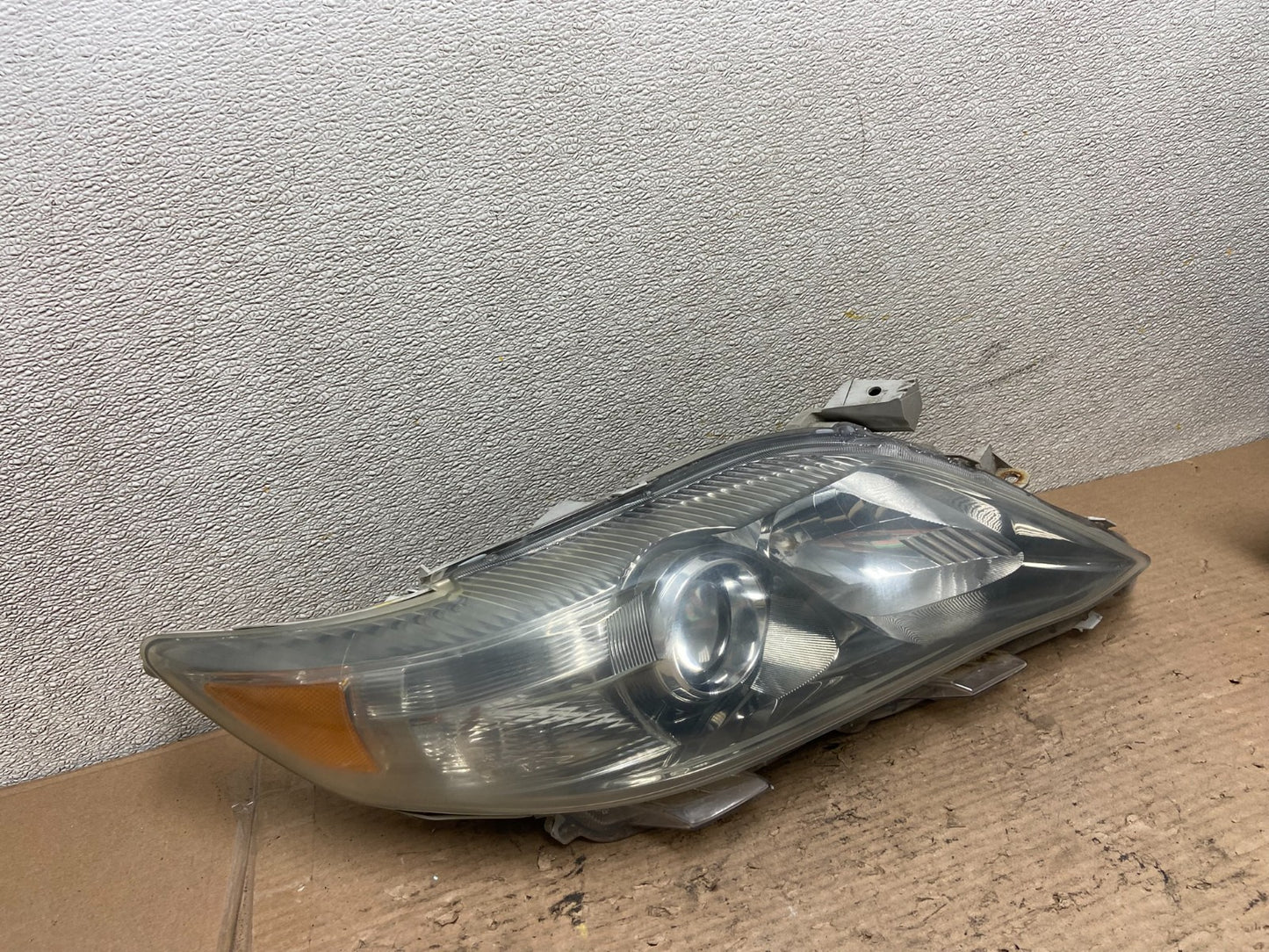 2010 - 2011 Toyota Camry Right Passenger RH Halogen Headlight Oem AA9698 DW2