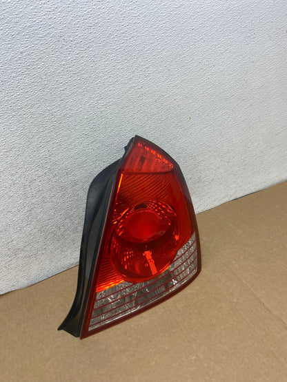 2004 2005 2006 Hyundai Elantra Sedan Right Passenger Tail Light AG1459 LK2