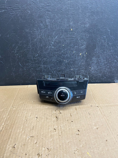2015 to 2018 Toyota Prius V Heater Climate Control Unit Switch AD2305 DG0