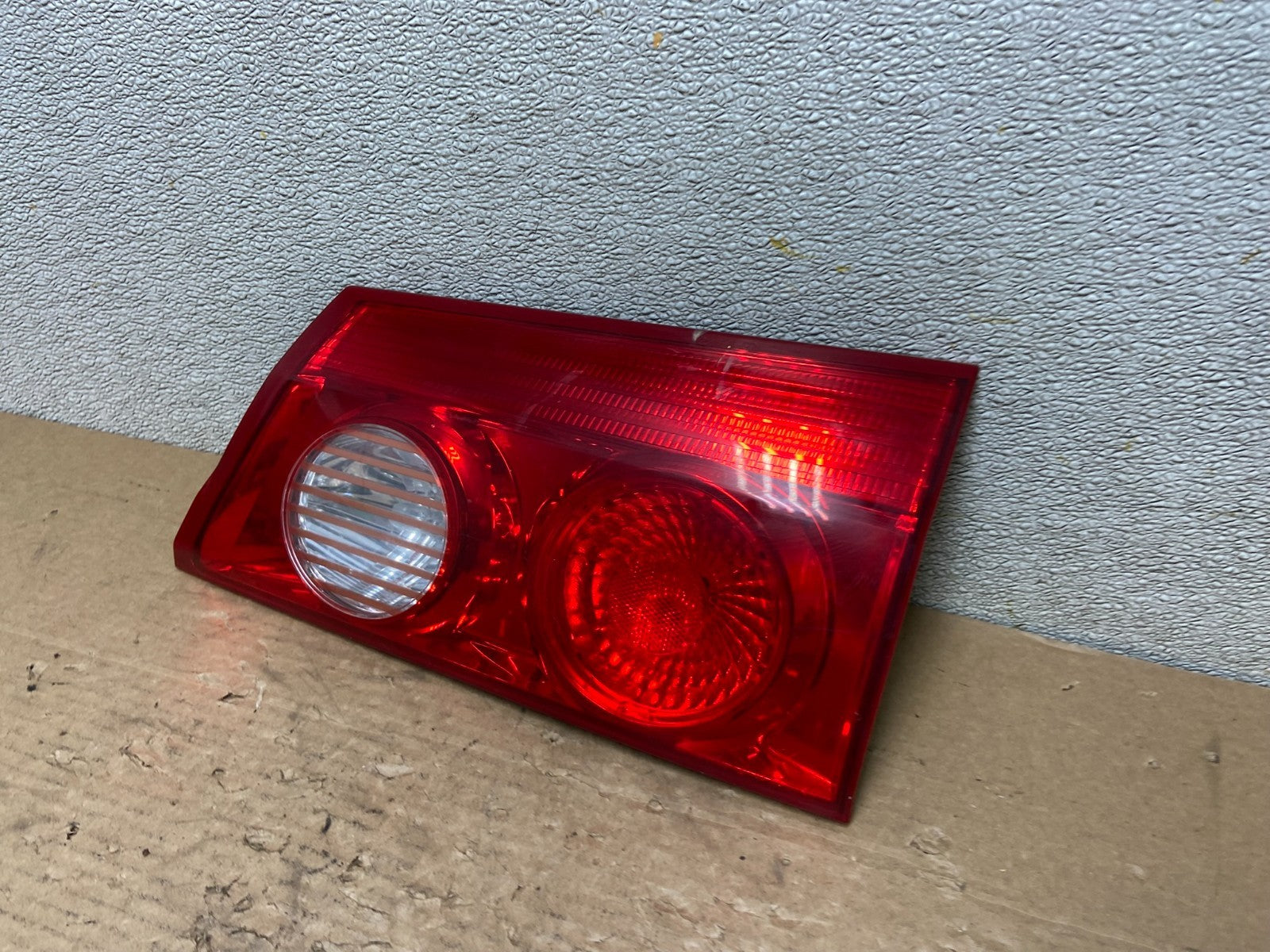 2006 to 2010 Toyota Sienna Right Passenger Side Rh Inner Tail Light AB4859 LK1