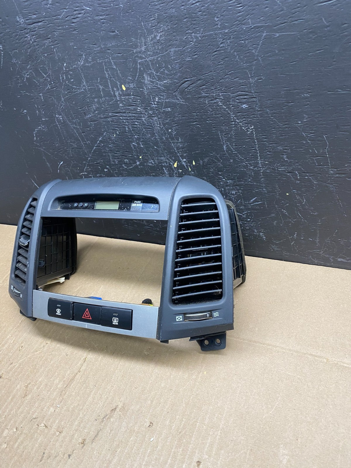 2007 to 2012 Hyundai Santa Fe Center Air Vent A/C Clock Bezel Trim OEM AB9463 DG2