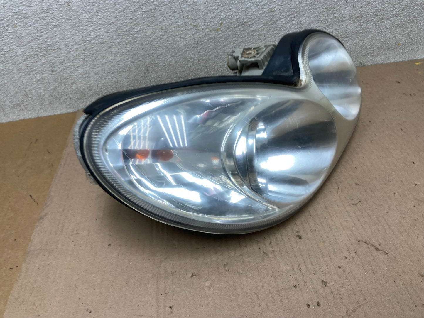 2002-2005 Hyundai Sonata Right Passenger Headlight Halogen Oem AA0408 DW2
