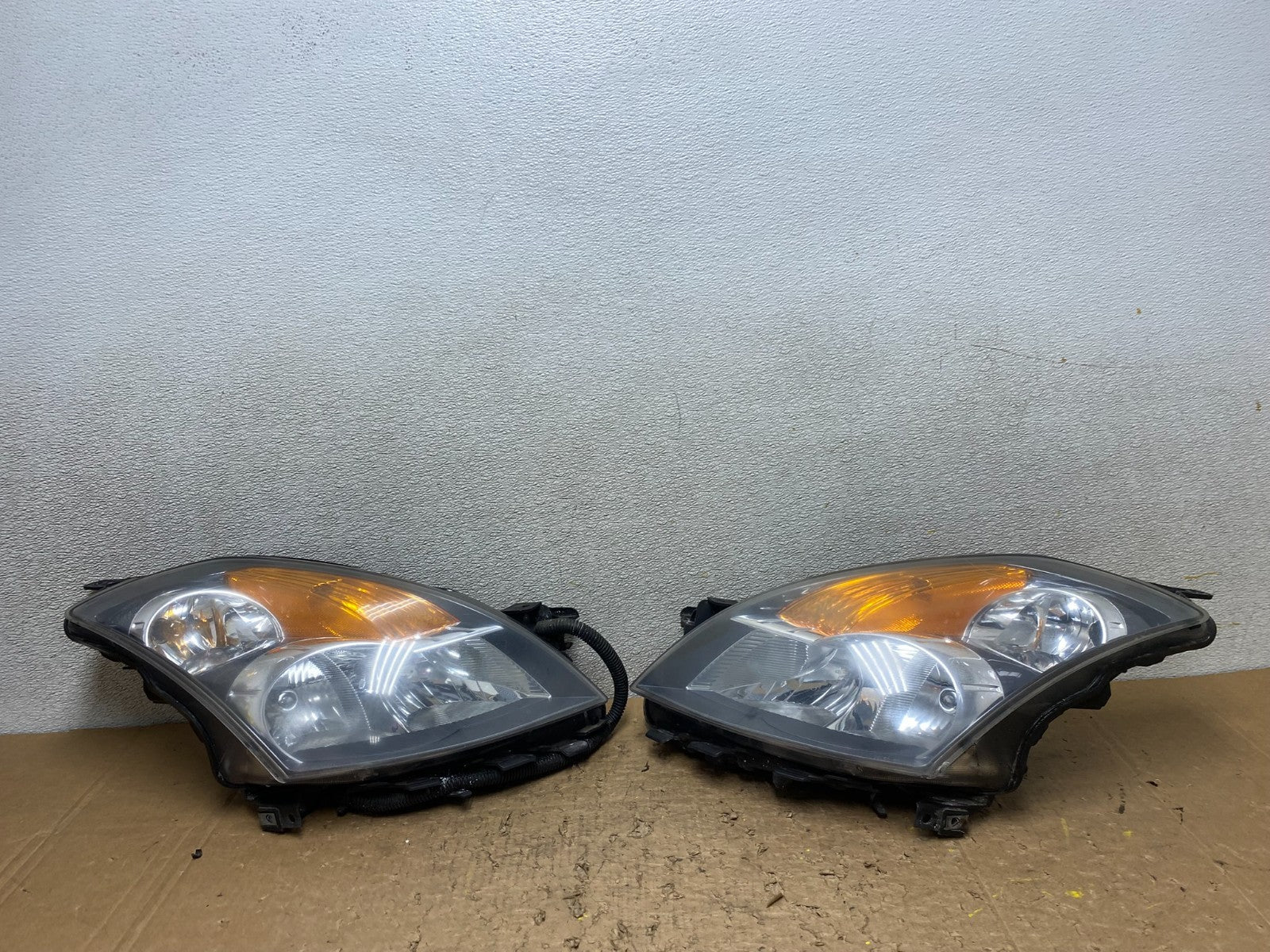 Sedan 2007 2008 2009 Nissan Altima Left+Right Set Headlights V8591 DW0