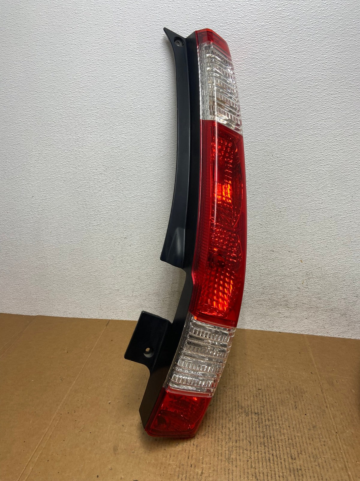 2005 to 2006 Honda Cr-v Crv Right Passenger Side Tail Light AE0629 LK2