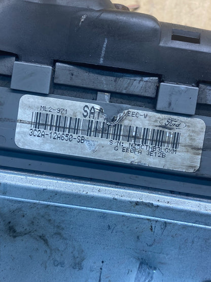 2002 Ford E-Series Van 4.2L Engine Control Module 3c2a-12a650-sb ECM AH7189 DW2