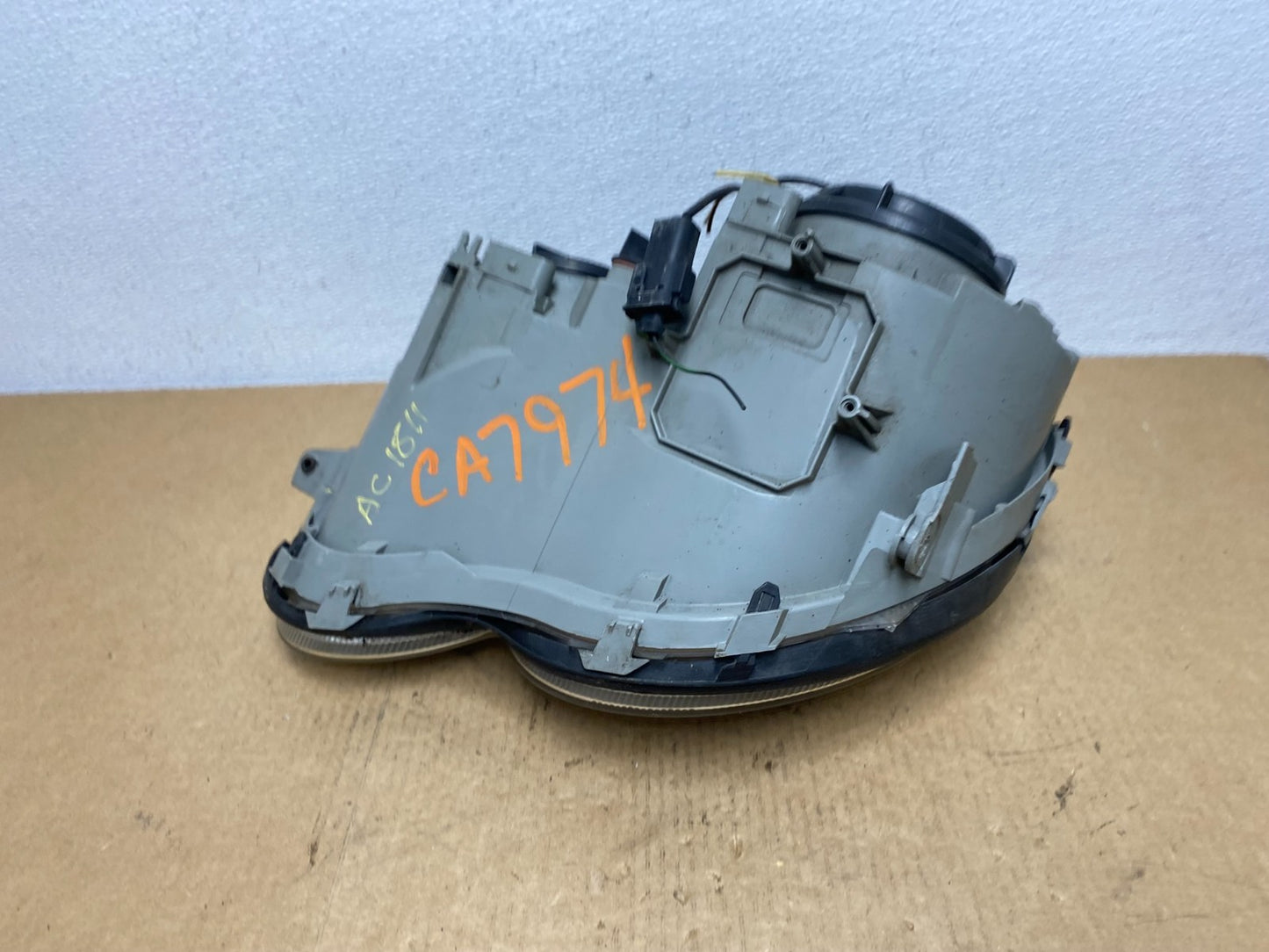 2002 to 2004 Mercedes-Benz C320 C230 Coupe Halogen Right Headlight AC1811 DG5