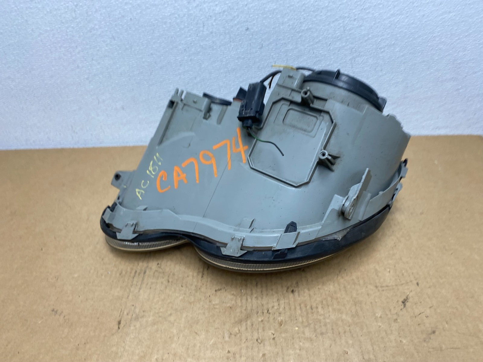 2002 to 2004 Mercedes-Benz C320 C230 Coupe Halogen Right Headlight AC1811 DG5