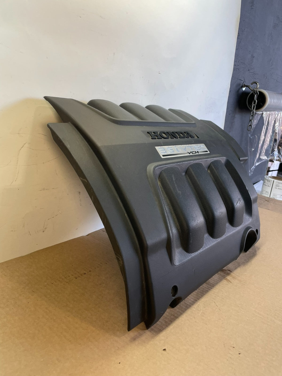 2005 to 2007 Honda Odyssey Black Engine Cover AG7562 DG2