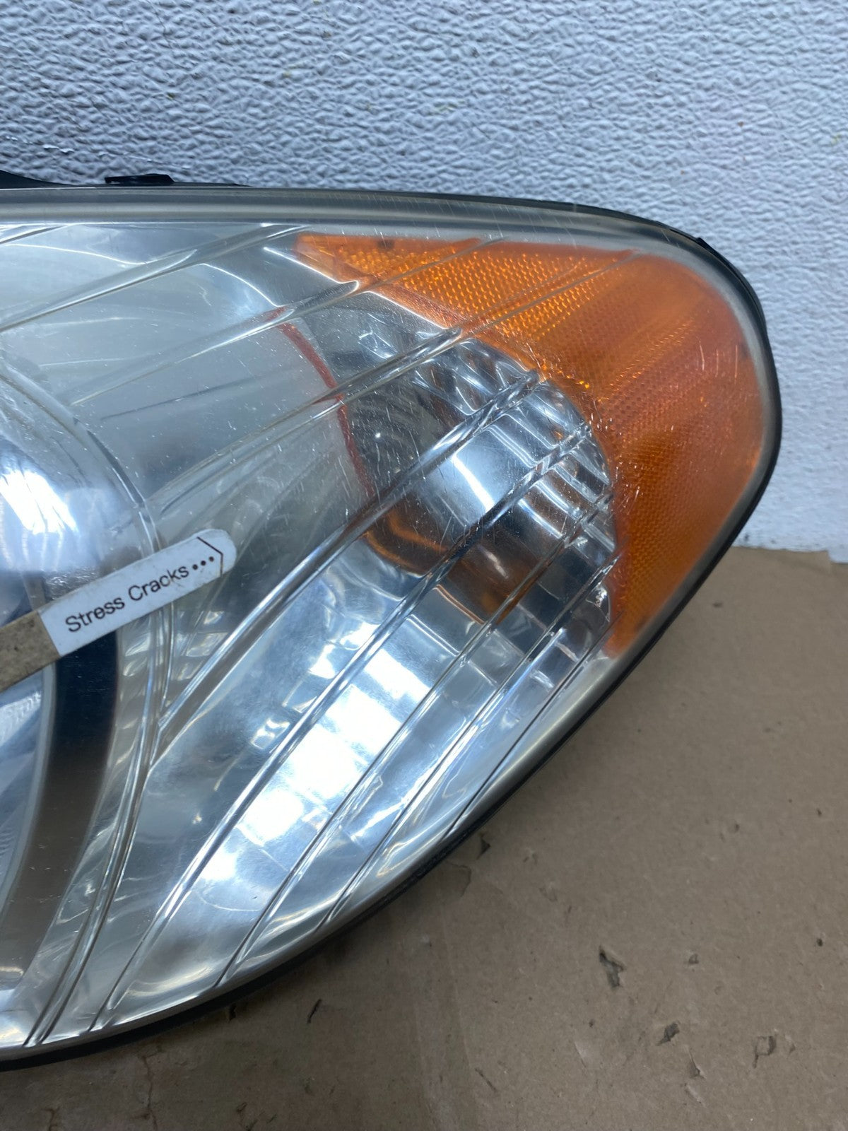 2006 to 2011 Hyundai Accent Sedan Left+Right Halogen Headlights AG5685 DW5