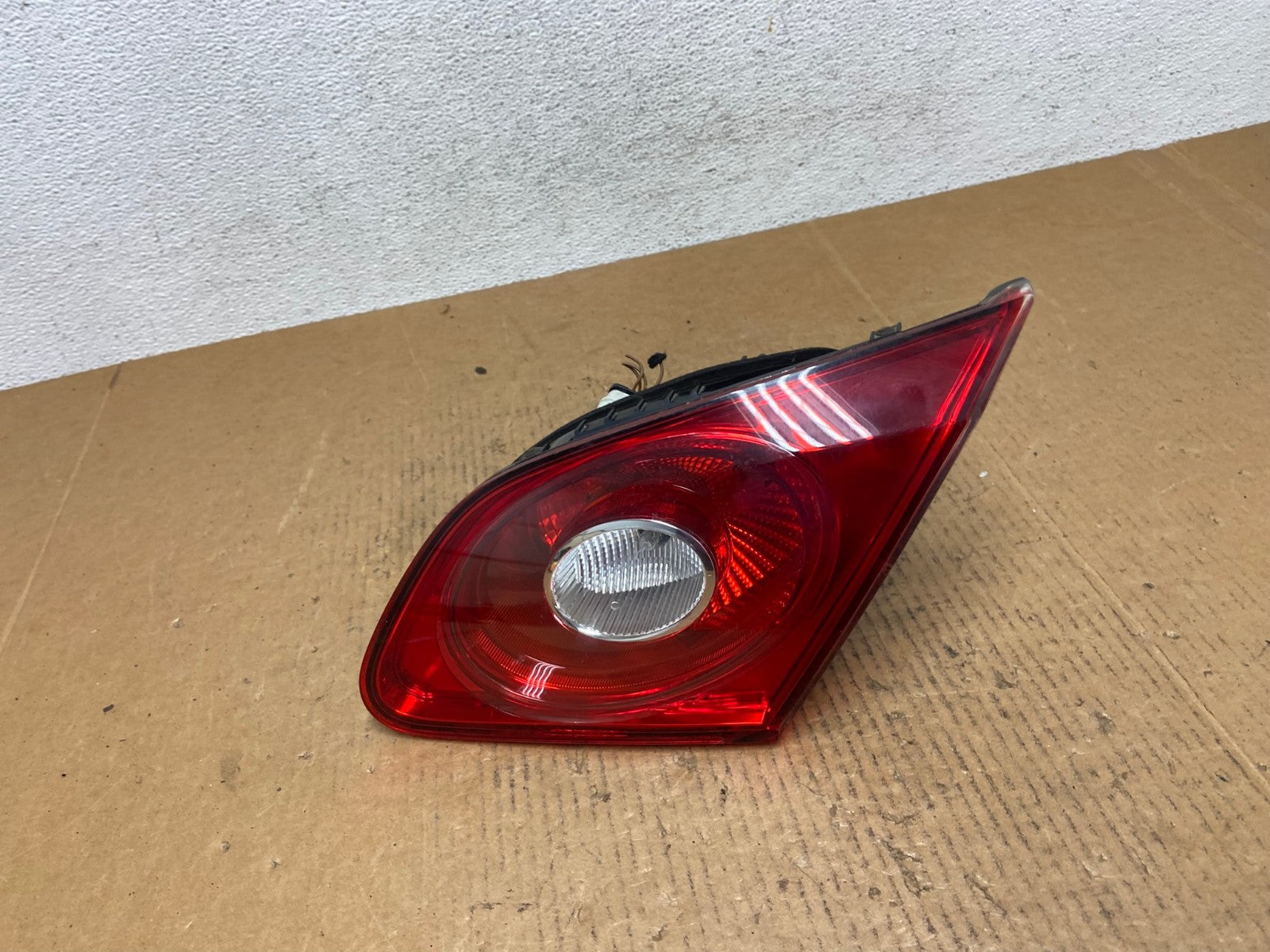 2009-2012 Volkswagen CC Right Passenger RH Side Tail Light Inner Trunk AE0652 LK0