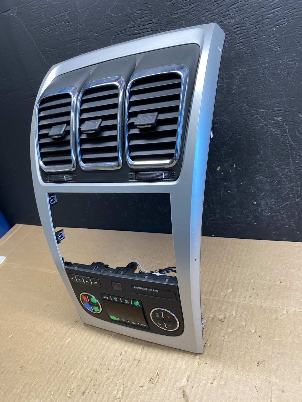 2007 - 2012 GMC Acadia A/C Heater Climate Control Radio Panel Bezel OE ac6483 DG3