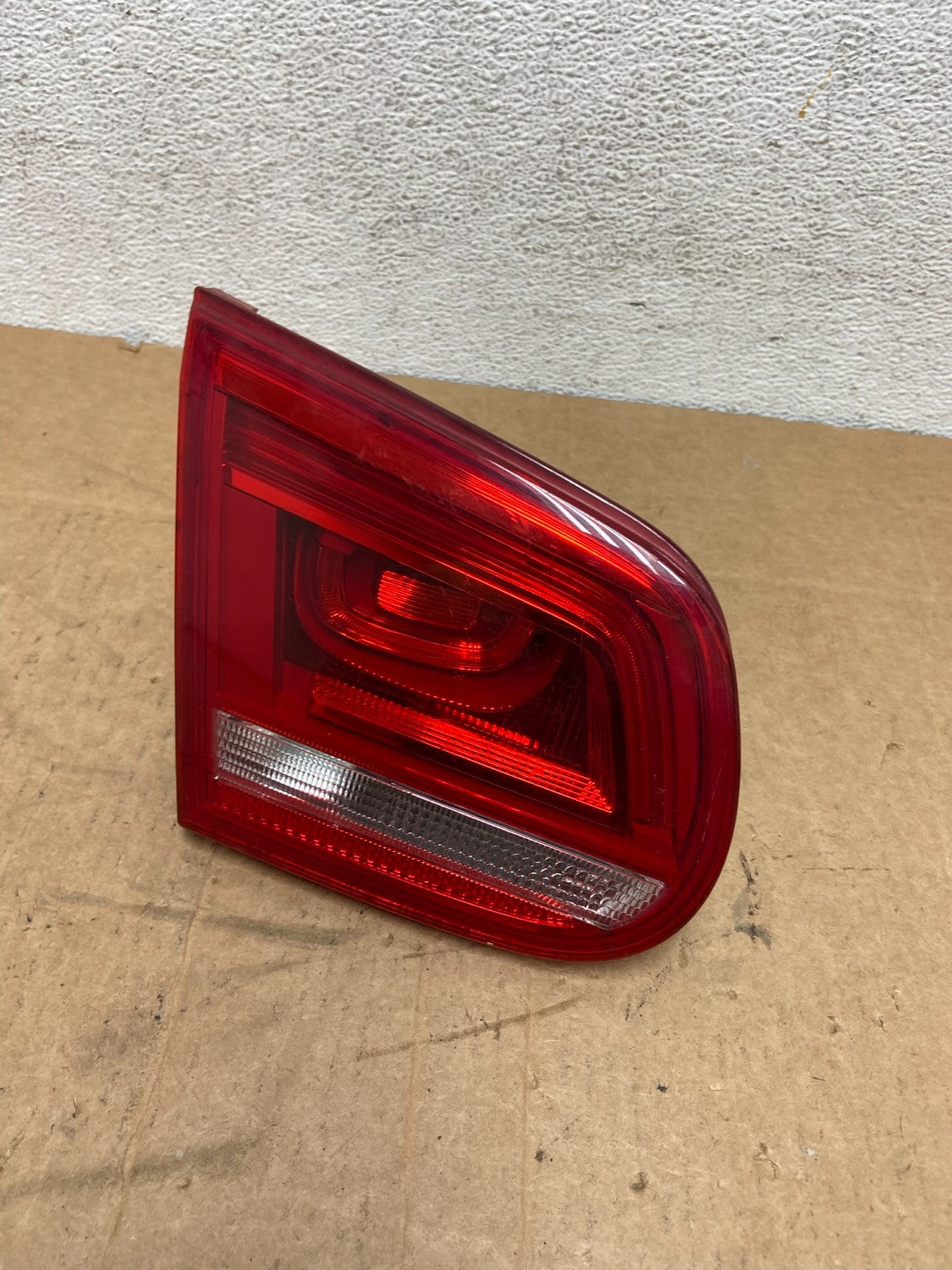 2011 to 2016 Volkswagen Eos Left Driver LH Inner Tail Light ad6261 DG0