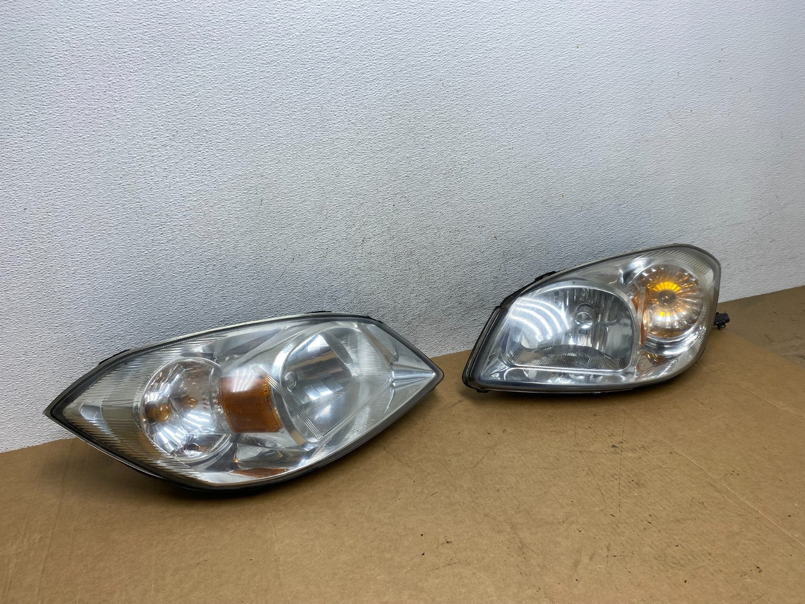 2005 - 2010 Chevrolet Cobalt Sedan Left+Right Headlights AE2996 DW2