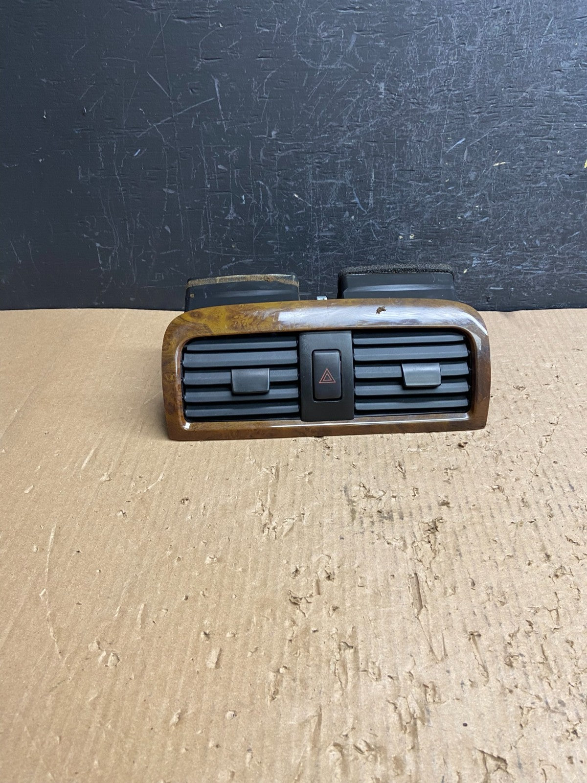 2000 to 2004 Toyota Avalon Center Console Dashboard Air Vent AF1475 DG0