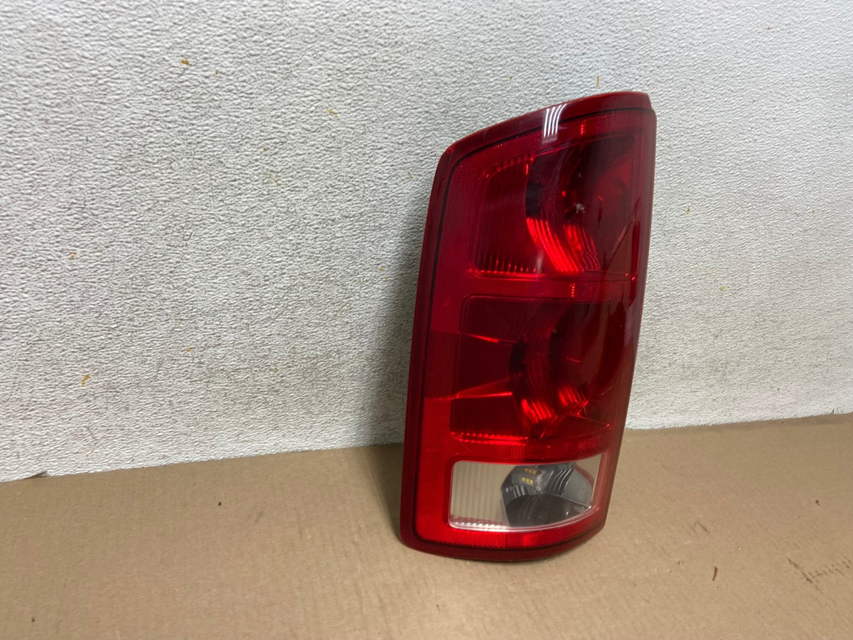 2002 to 2006 Dodge Ram 1500 Left Driver side Tail Light AH5711 LK1