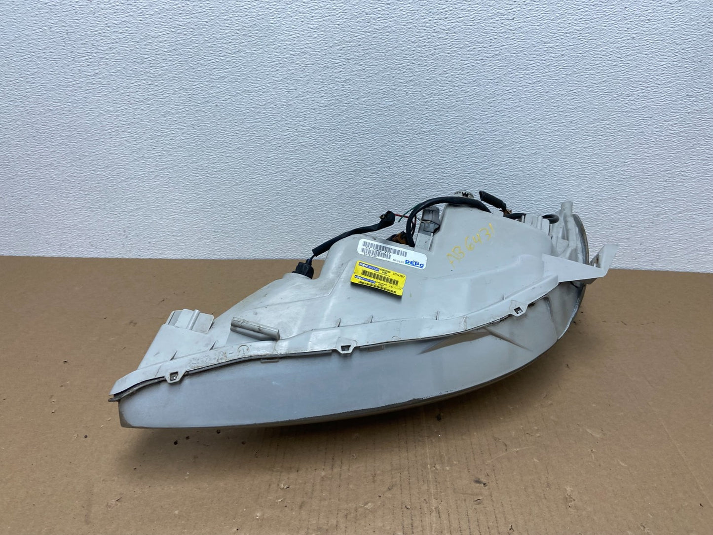 2005 to 2006 Toyota Camry Right Passenger RH Halogen Headlight DEPO AB6431 DW8