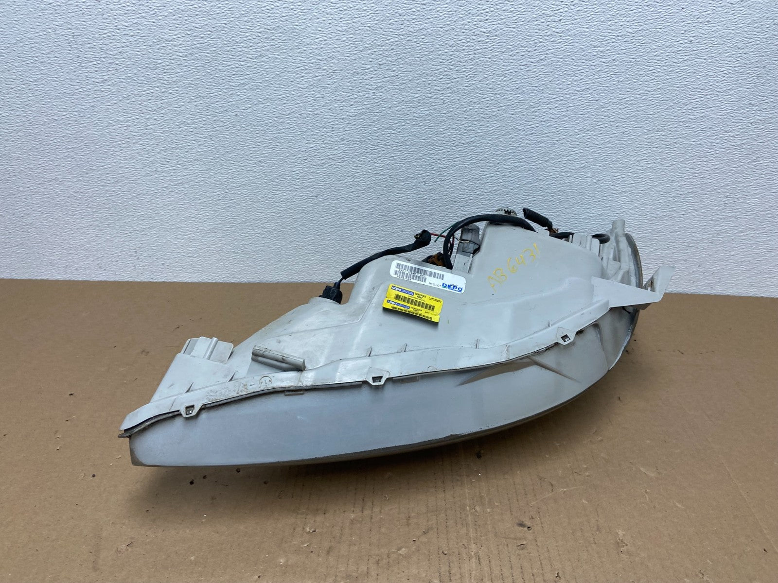 2005 to 2006 Toyota Camry Right Passenger RH Halogen Headlight DEPO AB6431 DW8