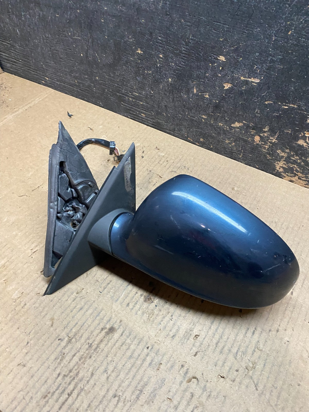2006-2010 Volkswagen Passat Left Driver Turn Sgn View Door Mirror OEM X9651 DG1