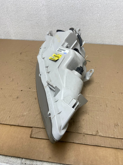 2005 to 2006 Toyota Camry Left Driver LH Halogen Headlight AB6181 DW5