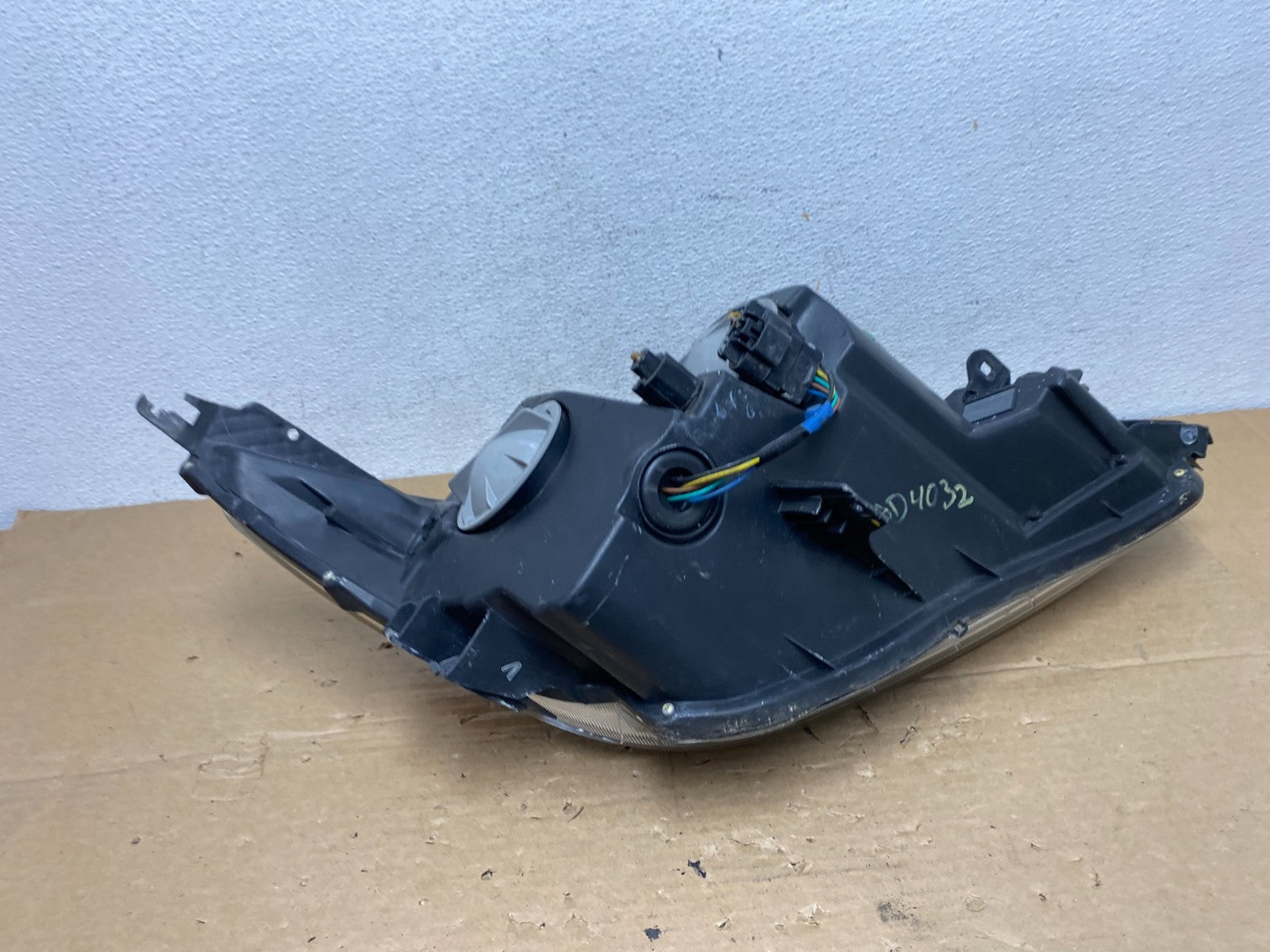 2010 to 2013 Buick Lacrosse Left Driver LH Halogen Headlight AD4032 DW8