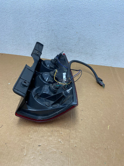 2007 to 2011 GMC Yukon Left Driver LH Side Tail Light AE0671 LK5