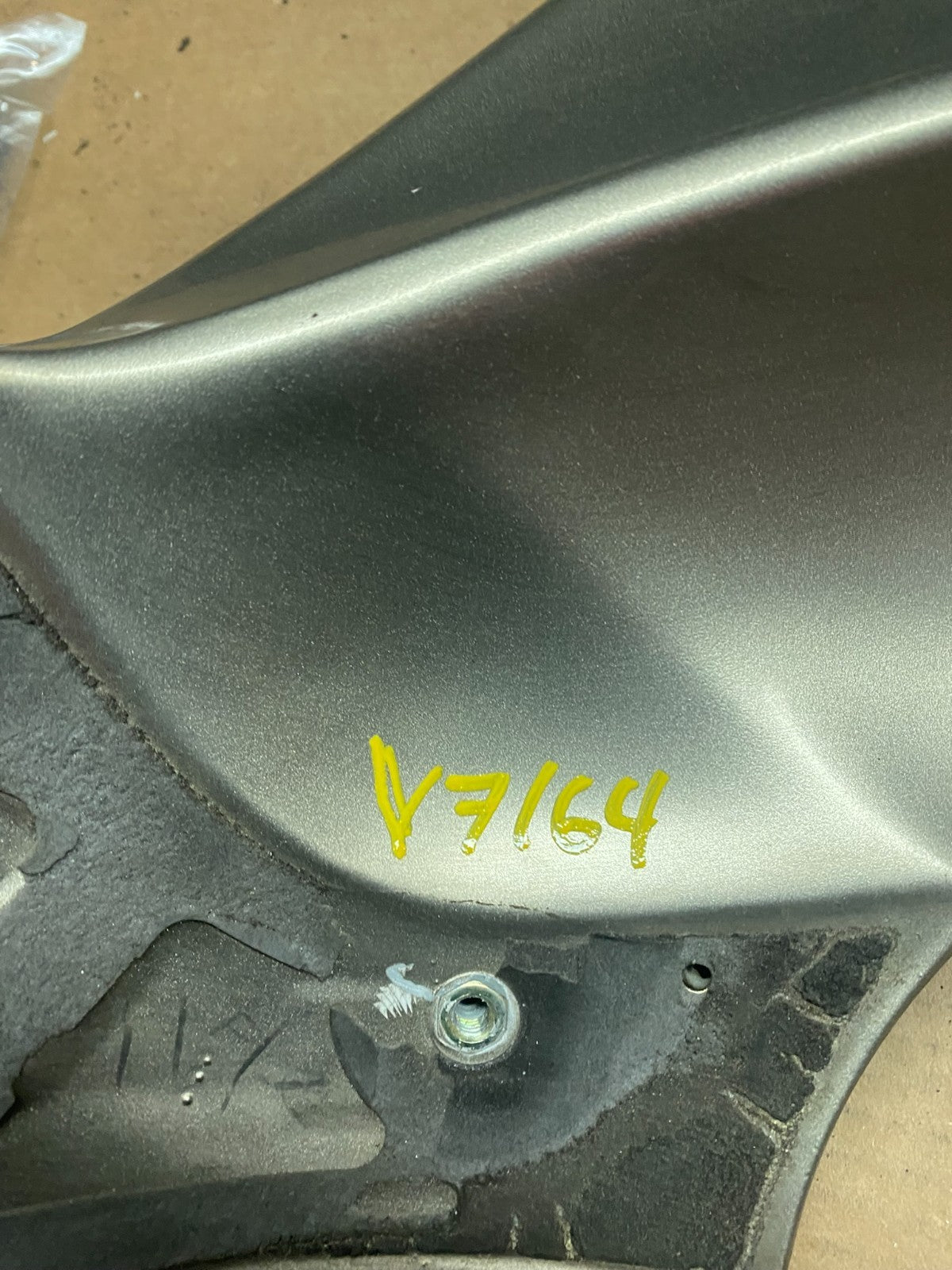 1999 to 2003 LEXUS RX300 Rear Spoiler Gate Hatch Wing OEM v7164 DG14