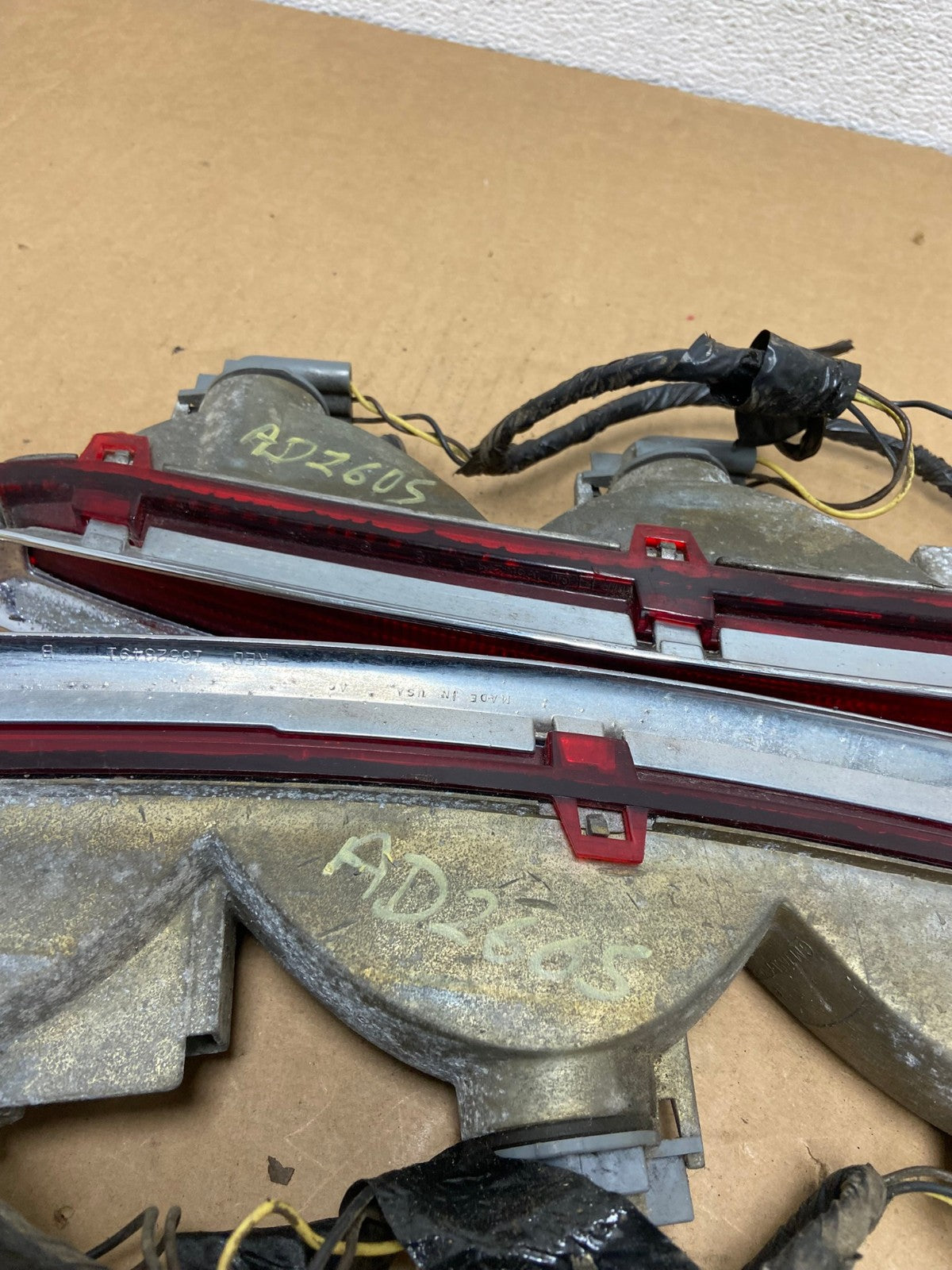1994 to 1999 Cadillac Deville Left+Right Side Tail lights AD2605 LK7