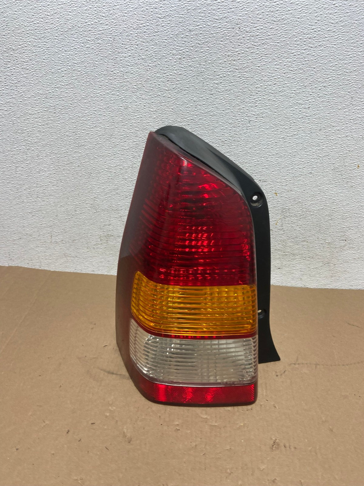 2001 2002 2003 2004 Mazda Tribute Left Driver Lh Side Tail Light AD6443 LK0