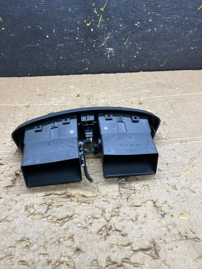 2004 to 2009 Cadillac SRX Front Center Dash A/C Air Vent X1636 DG3