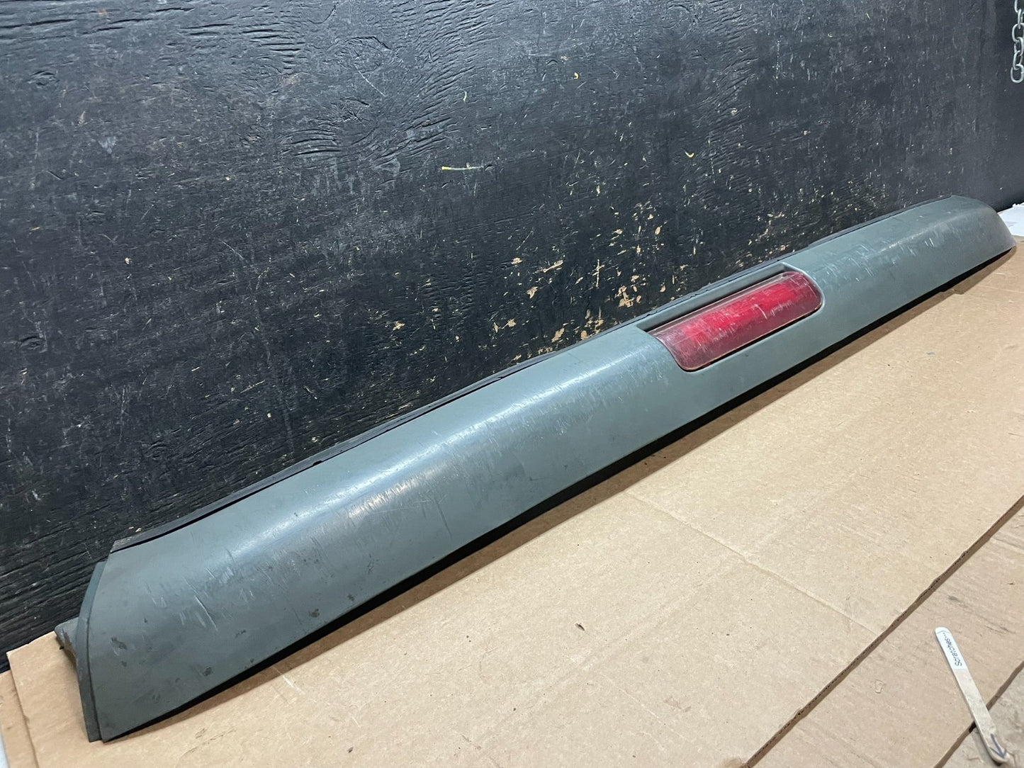 1996 to 2002 Chevrolet Express 3rd Third Brake Light Trim Spoiler y9320 DG1