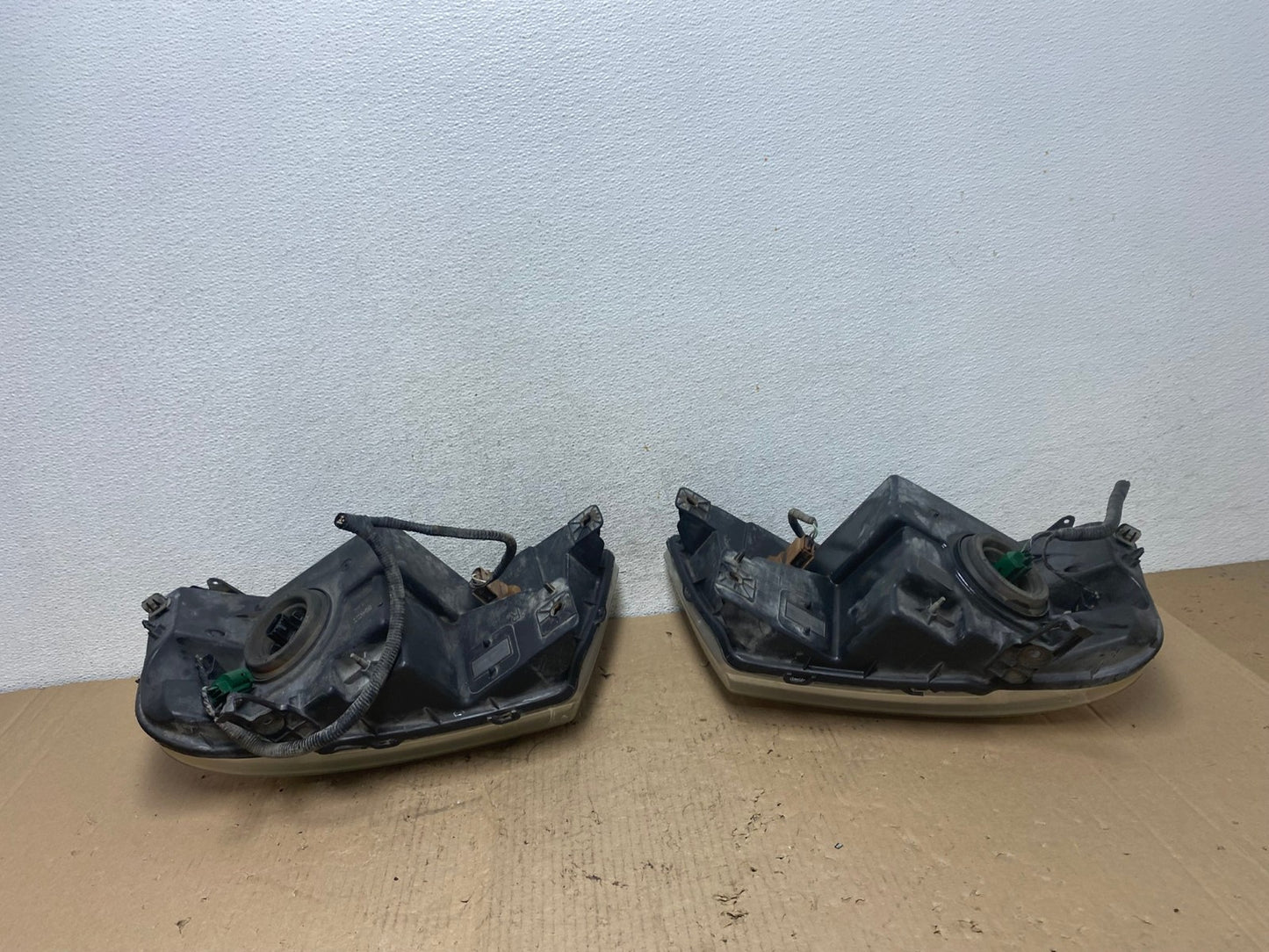 2004 to 2008 Ford F-150 F150 Left+Right Halogen Headlights AF4246 LK9
