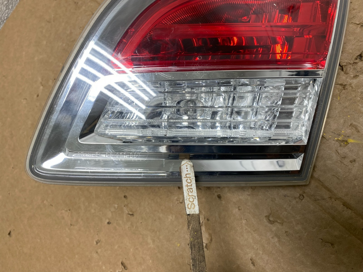 2007 2008 2009 Mazda Cx-9 Right Passenger Rh Side Inner Tail Light V0324 DW4