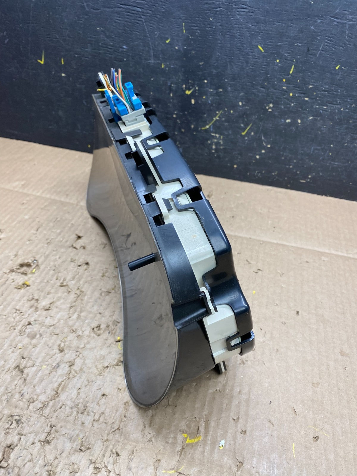 2009 Saab 9-7X  Gauge Speedometer Cluster OEM V1683 DG2