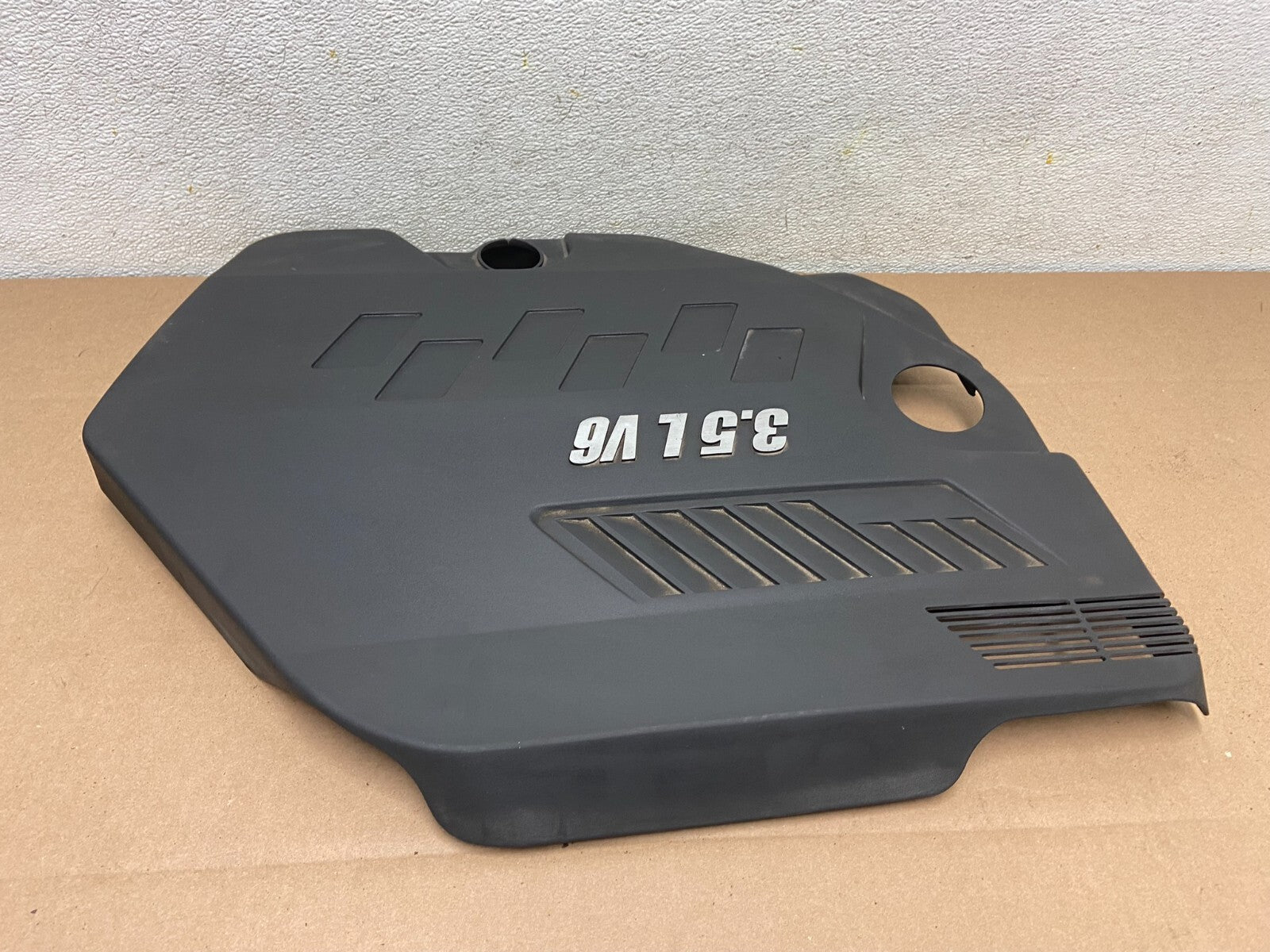 2007 to 2008  Saturn Aura 3.5L Engine Motor Cover E0858 OEM DG12