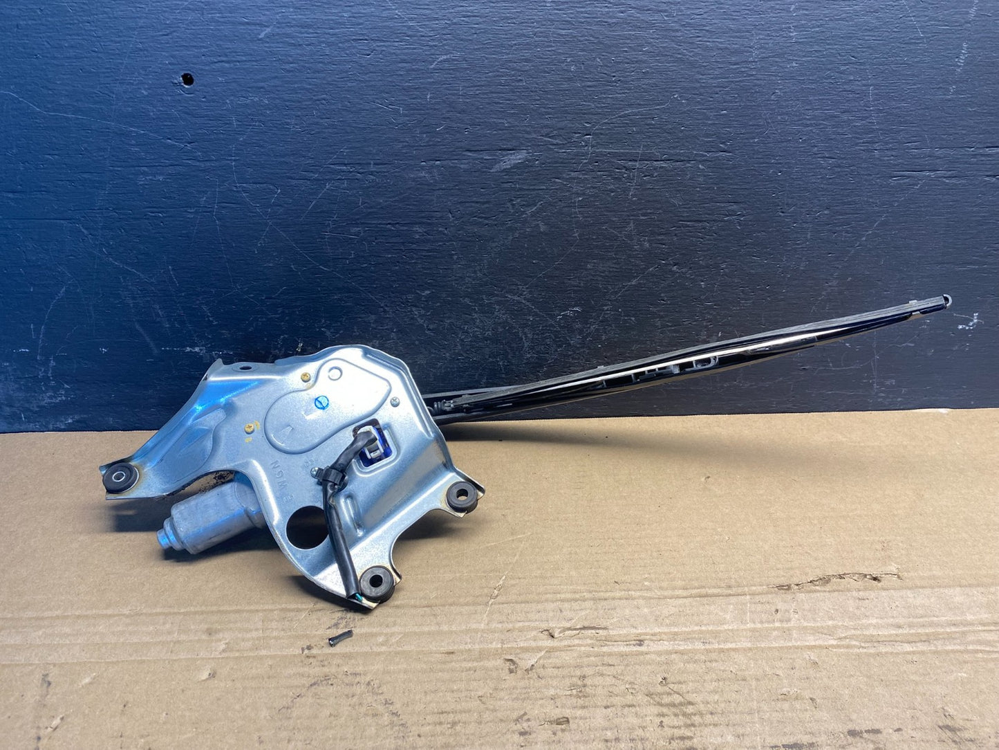 2010 to 2014 Subaru Legacy Outback Rear Wiper Motor AC4467 DG5