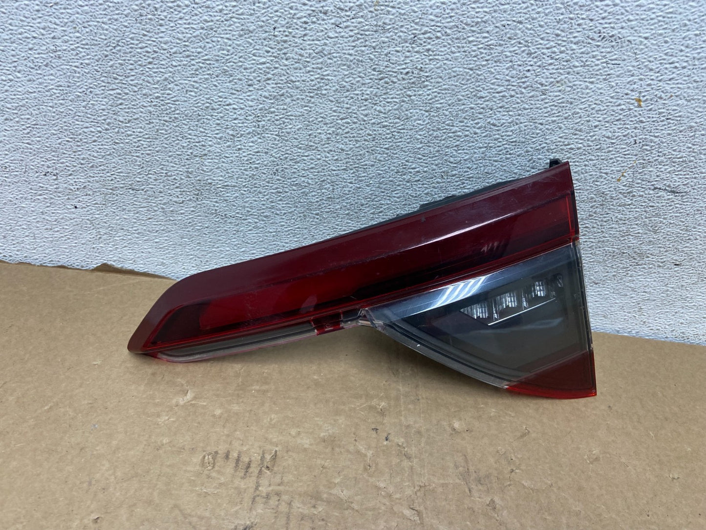 2020 to 2023 GMC Acadia AT4 Right Passenger Side Tail Light Inner AF7462 DG0