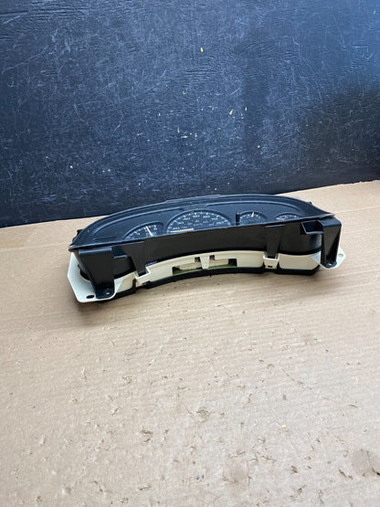 2002 GMC Yukon Speedometer Cluster Gauge AG6361 DG4