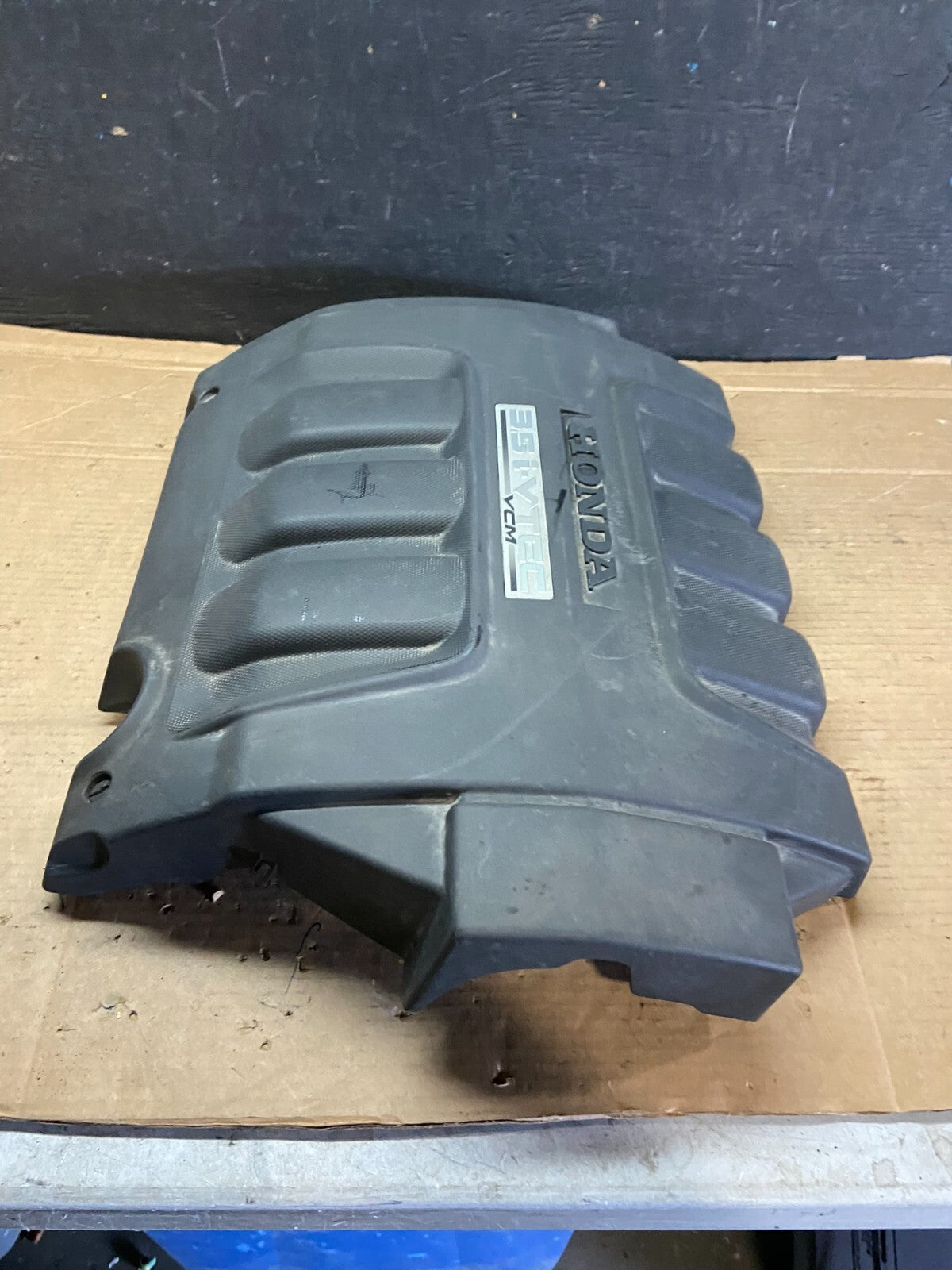 2005 to 2007 Honda Odyssey Black Engine Cover OEM i3011 DG12