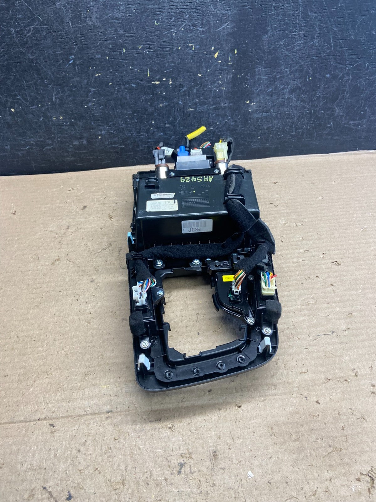 2017 - 2018 Hyundai Elantra Shifter Bezel Center Console Storage AH5429 DG3