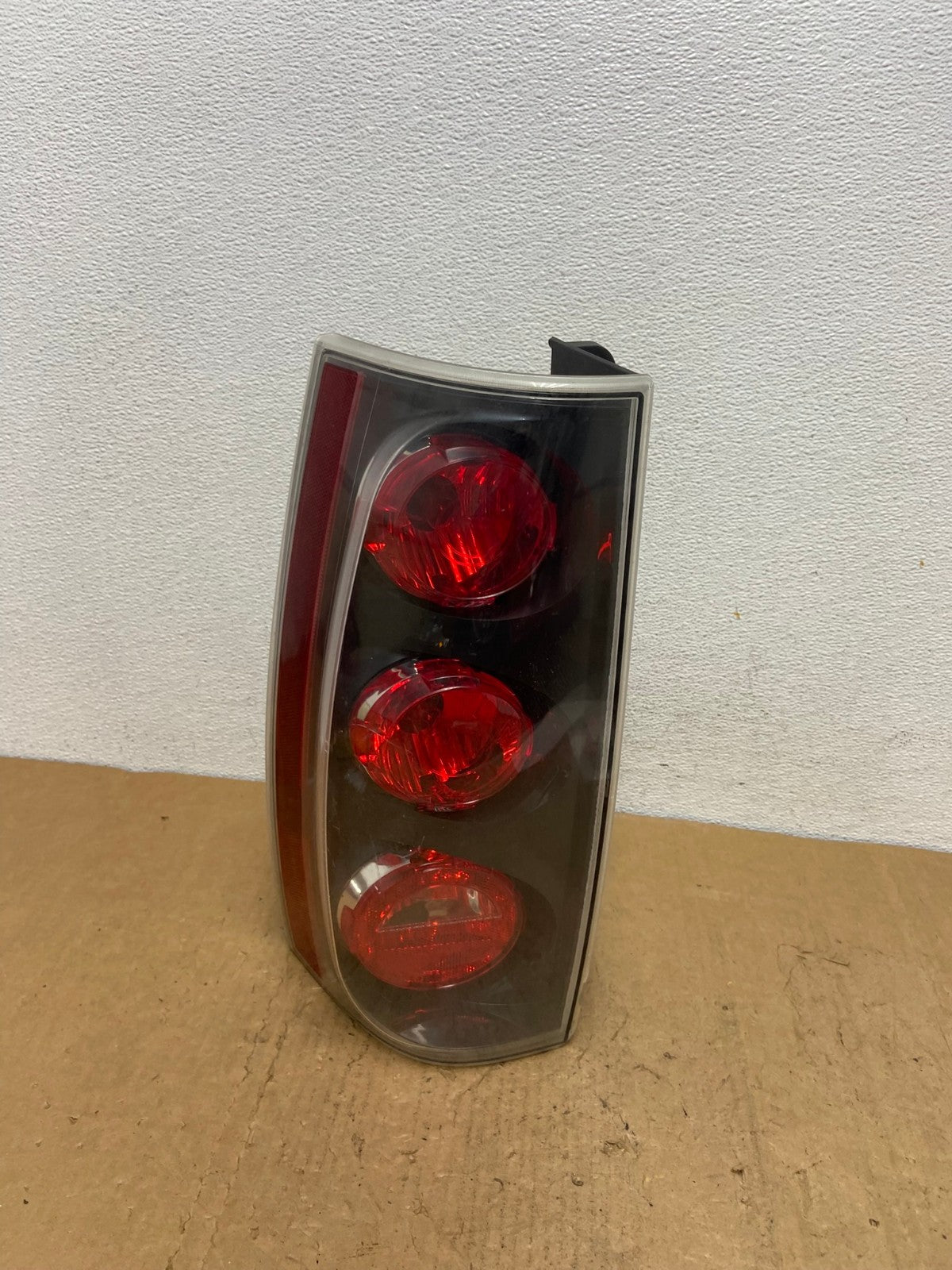 2007-2014 GMC Yukon Denali Left Driver Side Tail Light AD1407 LK0