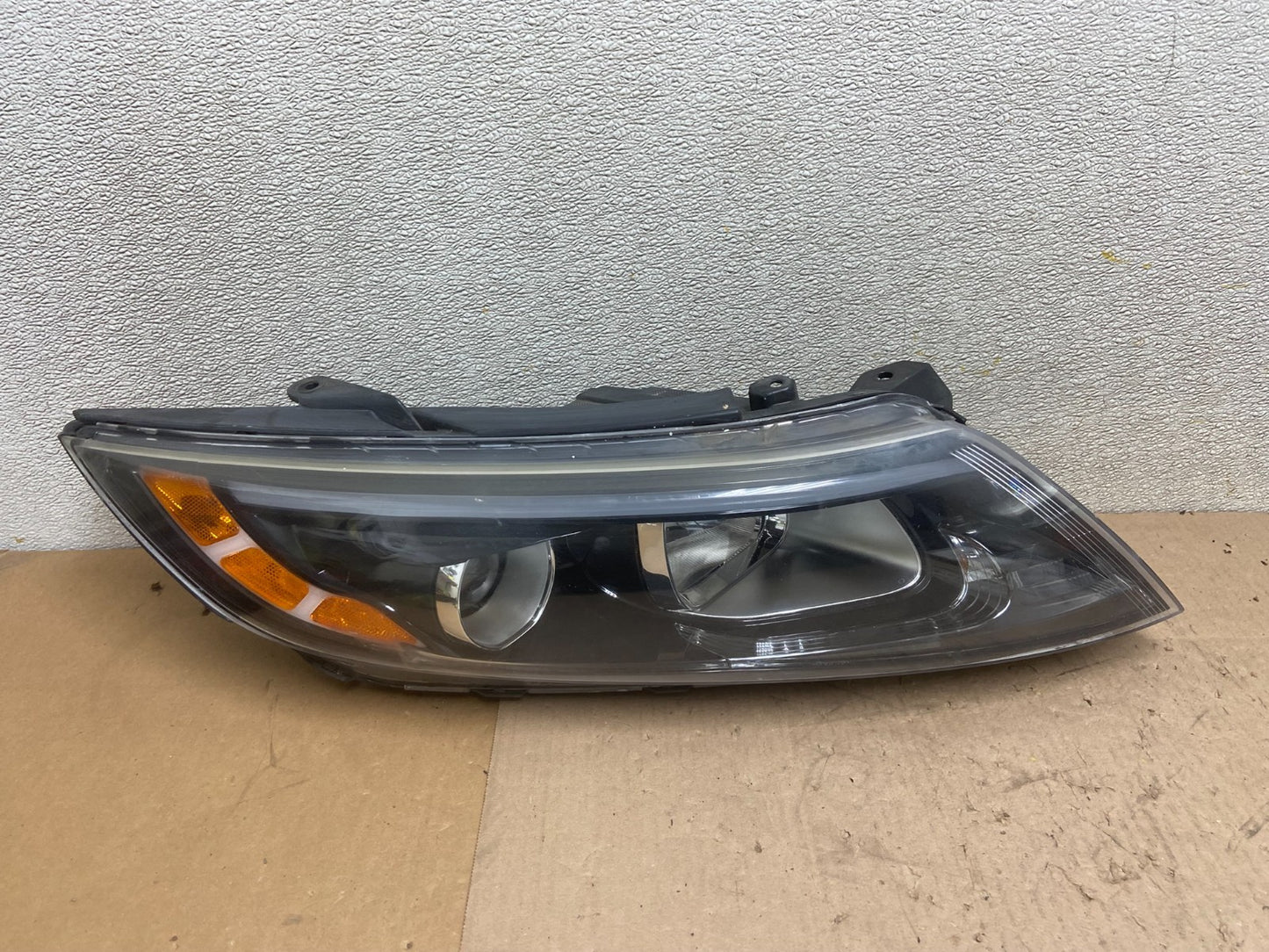 2011-2013 Kia Optima Right Passenger RH Side Headlight Halogen AA1026 DW0