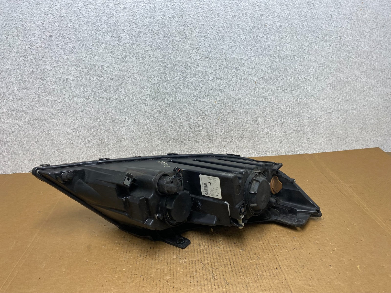 2011 to 2013 Kia Sorento Left Driver LH Side Headlight Halogen AE1412 DW5