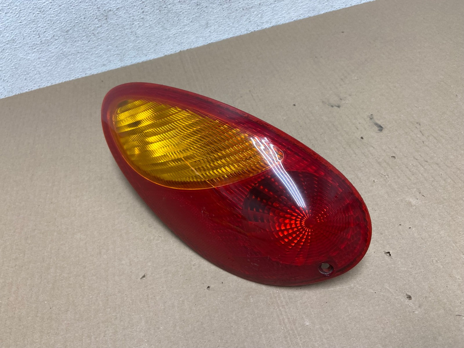 2001-2005 Chrysler PT Cruiser Left Driver LH Side Tail Light AE6947 LK1