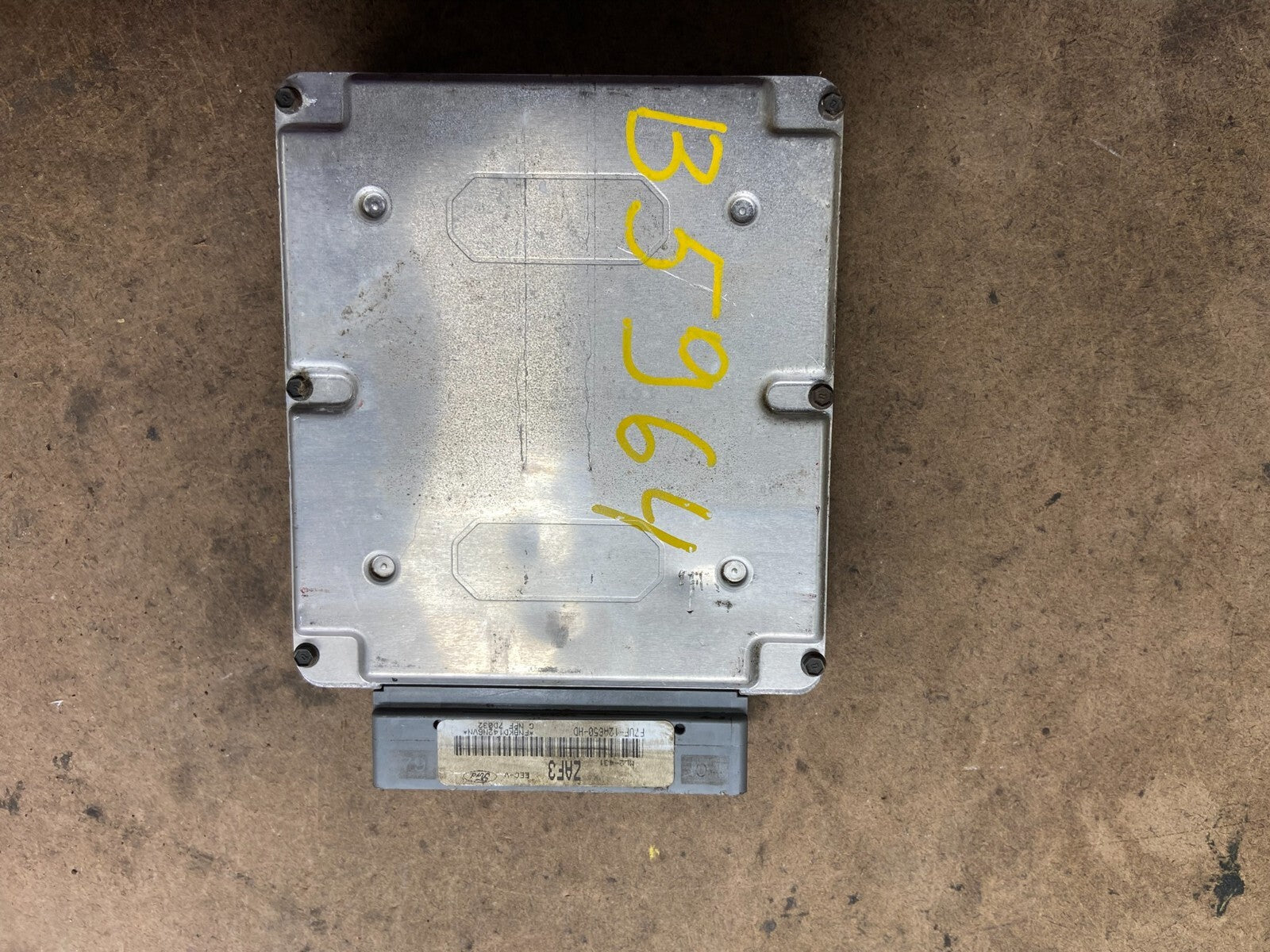 1997 Ford Van E-150 4.6L Engine Control Unit ECU Module F7UF-12A650-HD M9781 DG1