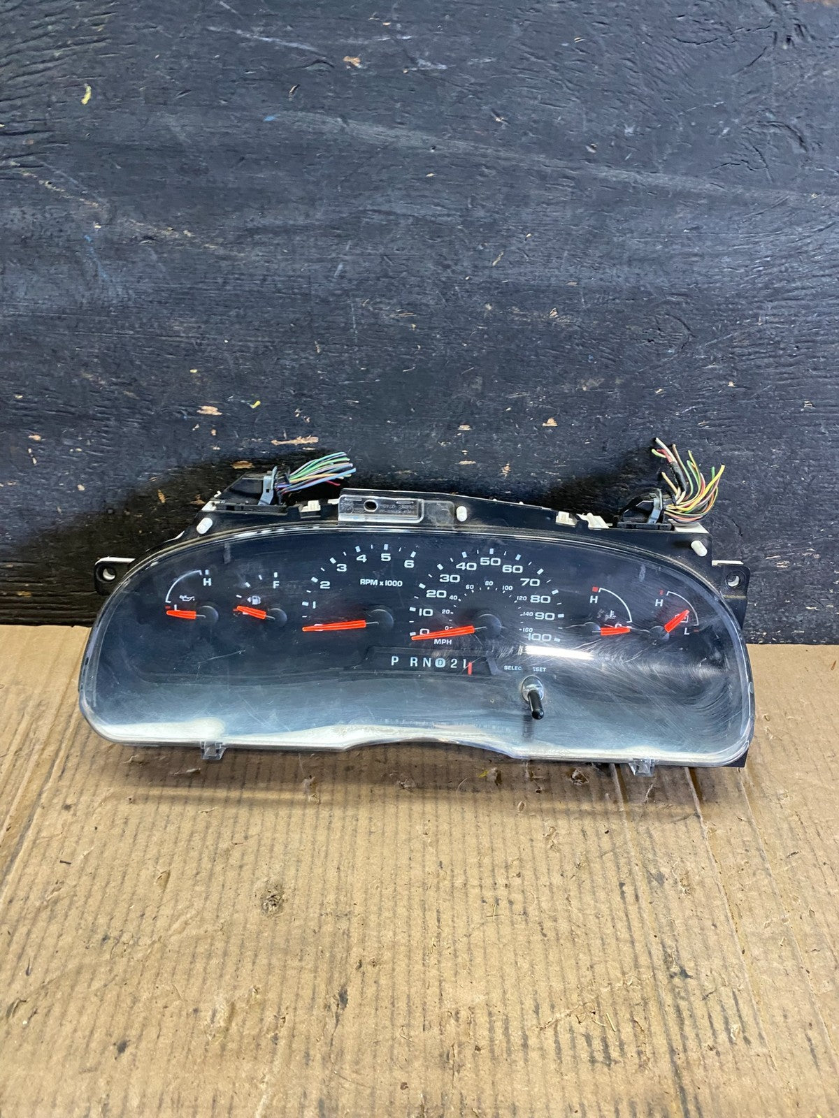 2006 Ford E350 Gauge Speedometer Cluster OEM s8724 DG0