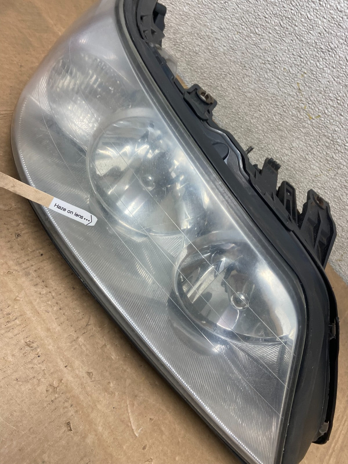 2005 to 2011 Lincoln Town Car Right Passenger Rh Side Headlight OEM Y5630 DW5
