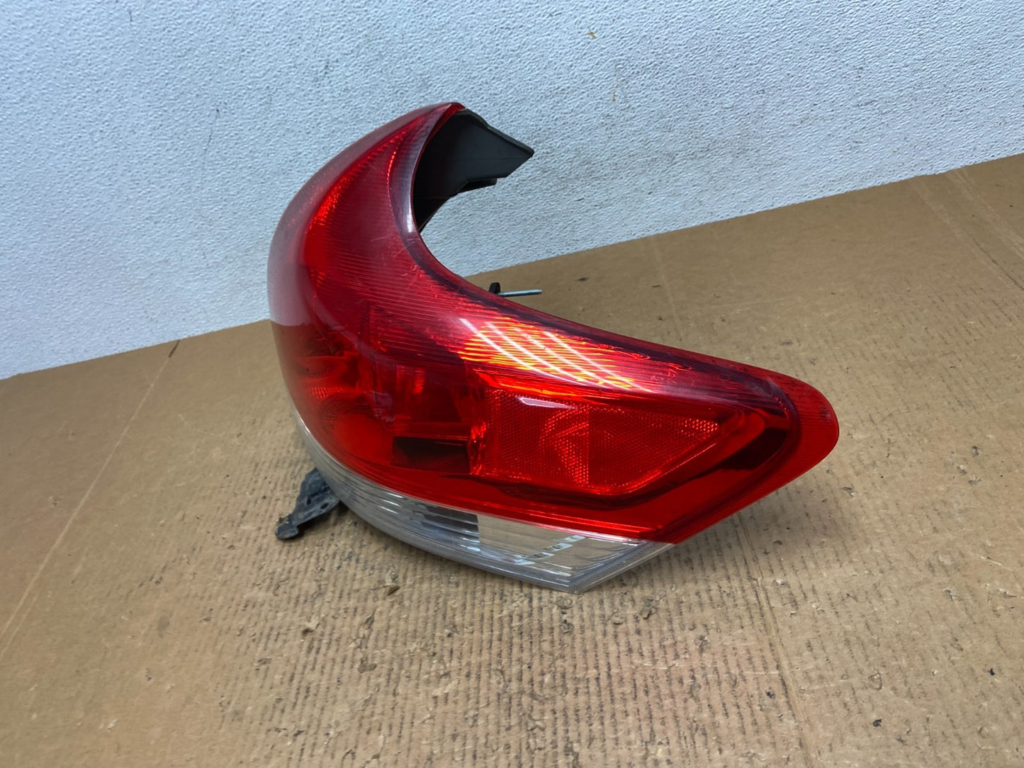 2009 to 2012 Toyota Venza Right Passenger RH Side Tail Light AE2776 DG1