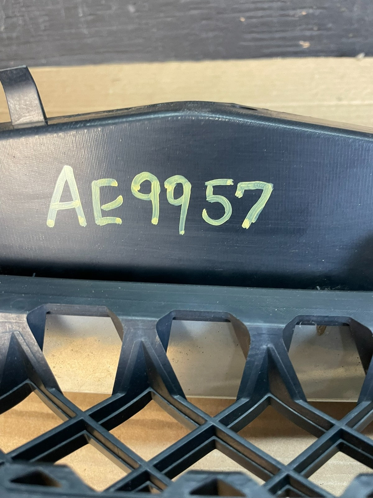 2007 to 2014 Chevrolet Tahoe Suburban Lower Upper Grill Grille Set AE9957 DG5