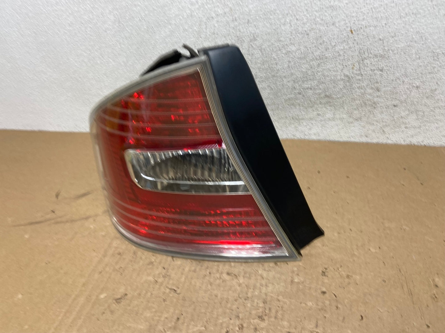 2005 to 2007 Subaru Legacy Outback Left Driver LH Tail Light AG1077 LK1
