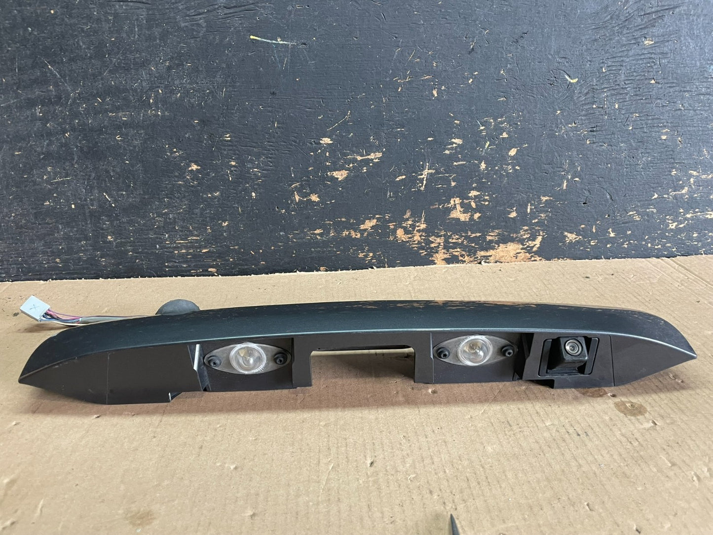 2008-2012 Buick Enclave Trunk Lid Finish Panel Moulding w/ Camera OEM AA1963 DG4